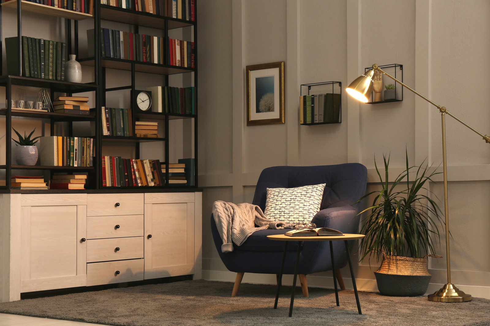 Personal library detail in a Reschka Design Build custom home