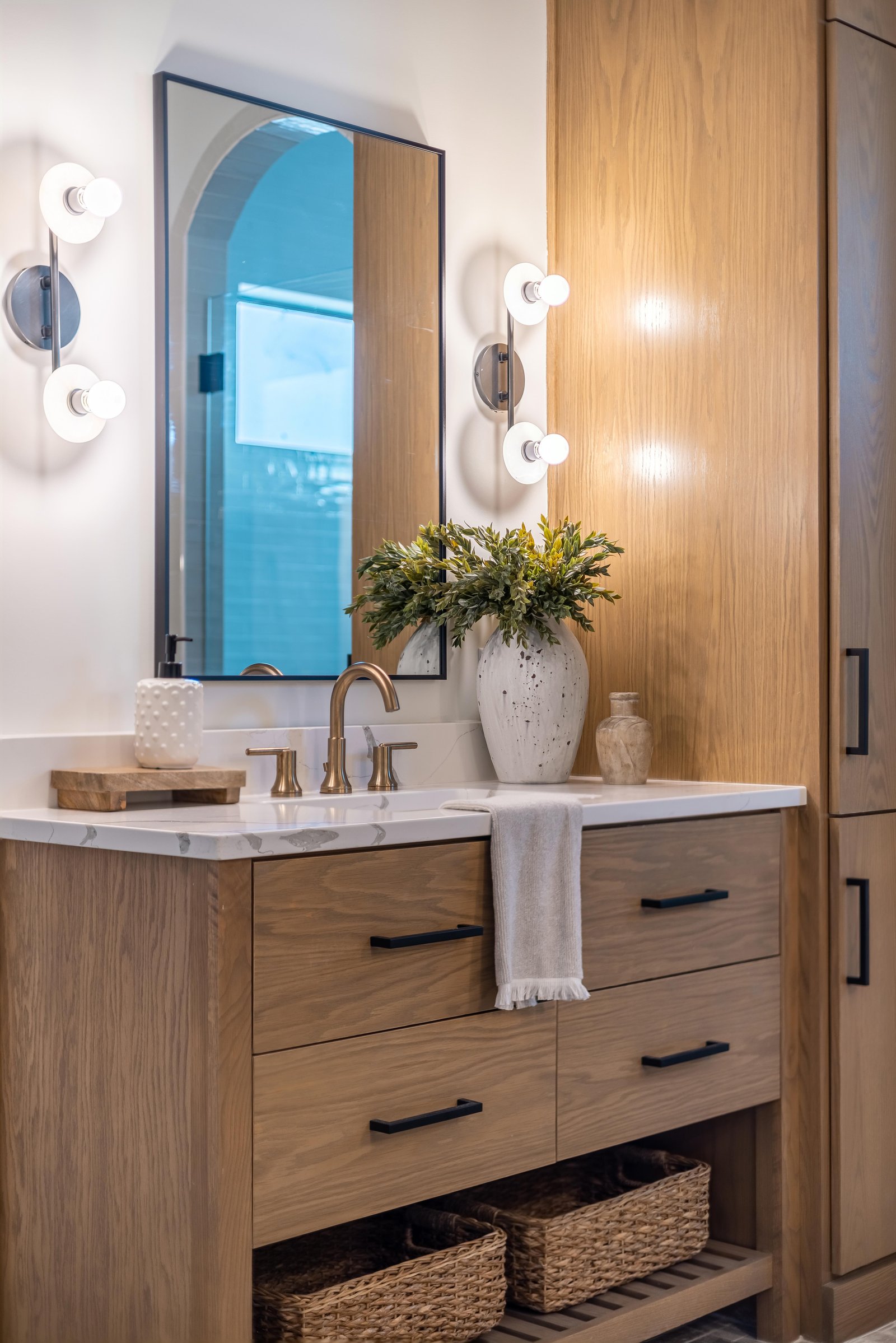 Hawthorn + Remodel remodel by Reschka Design Build